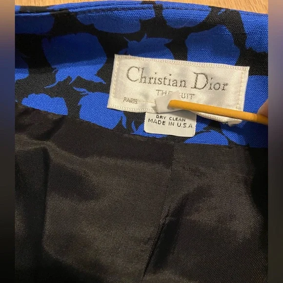 CHRISTIAN DIOR Vintage Jacket: excellent condition.Hidden seams & shoulder pads - Picture 5 of 13